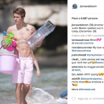 Justin Bieber con simbolo checked sui genitali e boxer rosa alle Barbados - Thumbnail