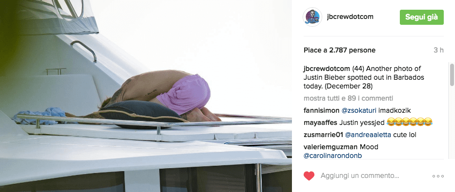 Justin Bieber con simbolo checked sui genitali e boxer rosa alle Barbados