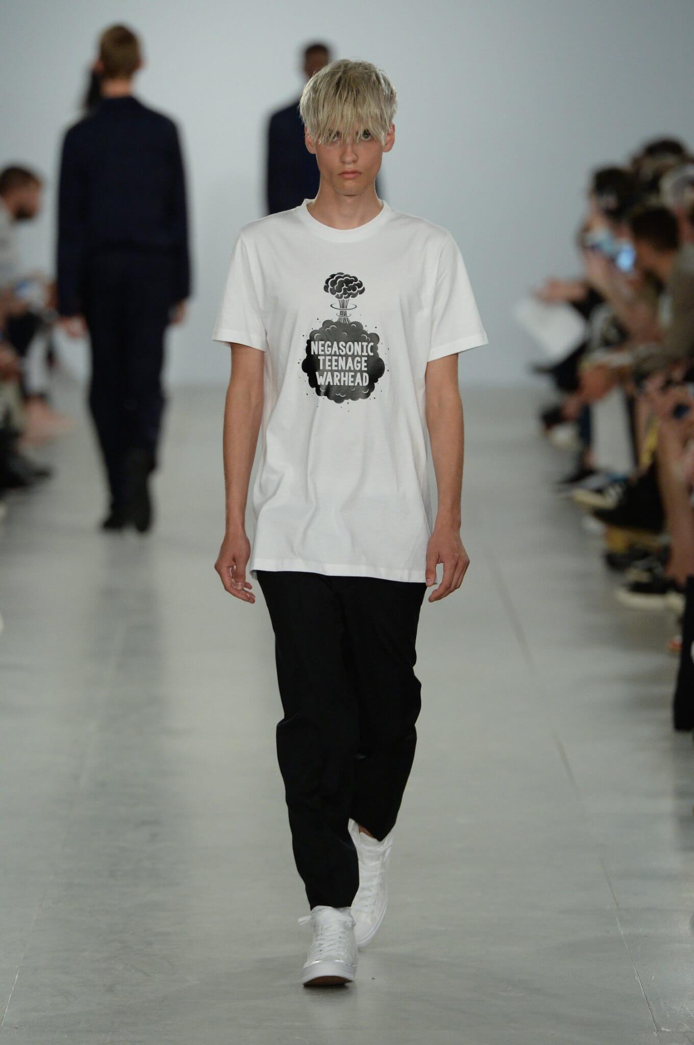 Moda uomo: slogan e statement politici da indossare