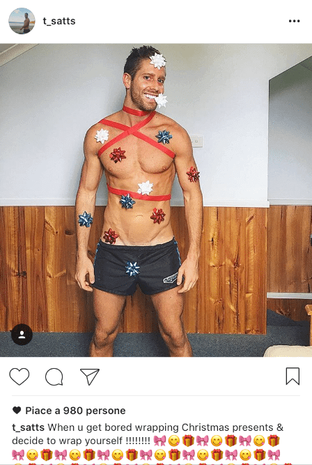 Modelli amatoriali in formato natalizio: su Instagram impazza l'hashtag #gaychristmas