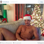 Modelli amatoriali in formato natalizio: su Instagram impazza l'hashtag #gaychristmas - Thumbnail