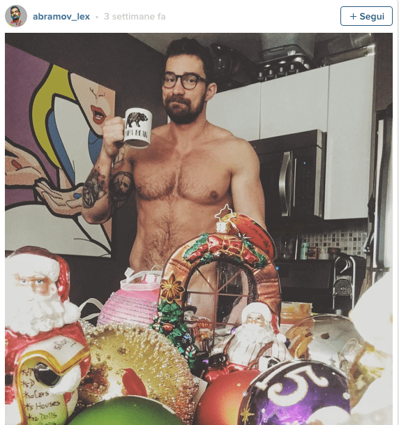 Modelli amatoriali in formato natalizio: su Instagram impazza l'hashtag #gaychristmas