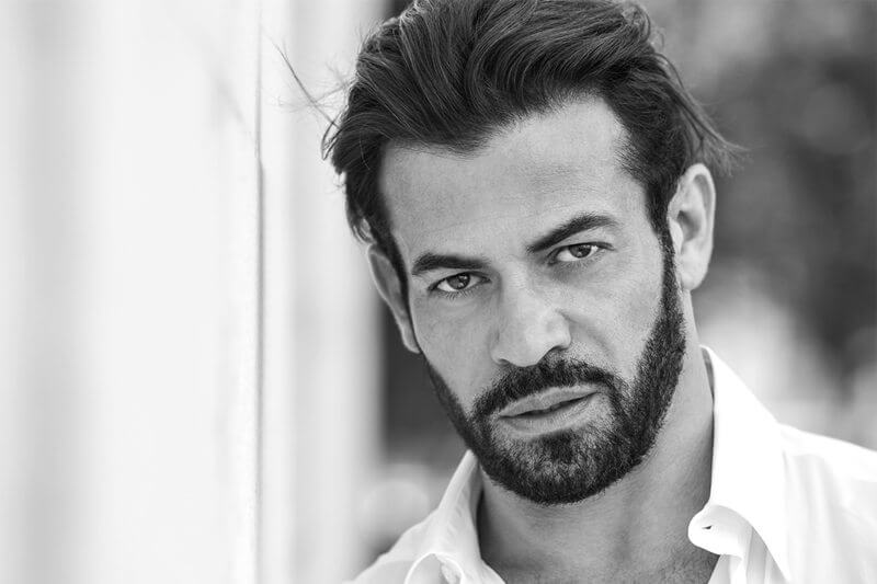 Intervista a Gianni Sperti: “Vi racconto il mio trono gay!”