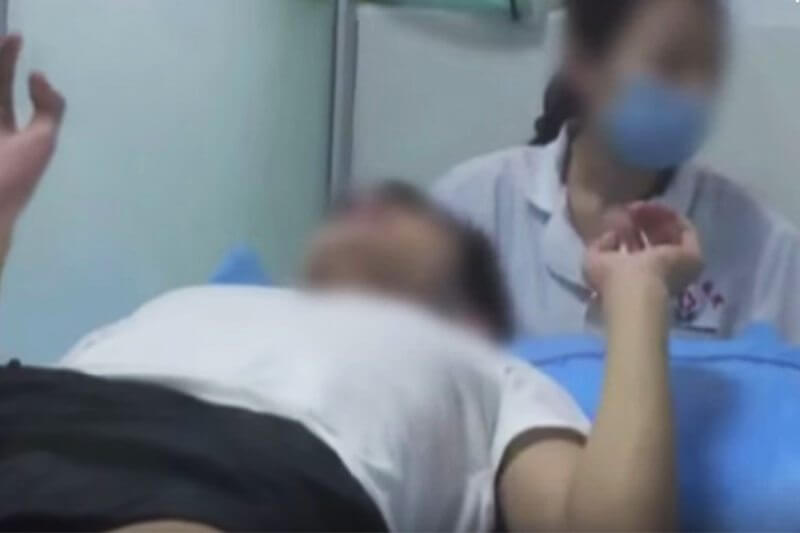 Hong Kong: le autorità sottopongono a elettroshock i ragazzini gay per curarli