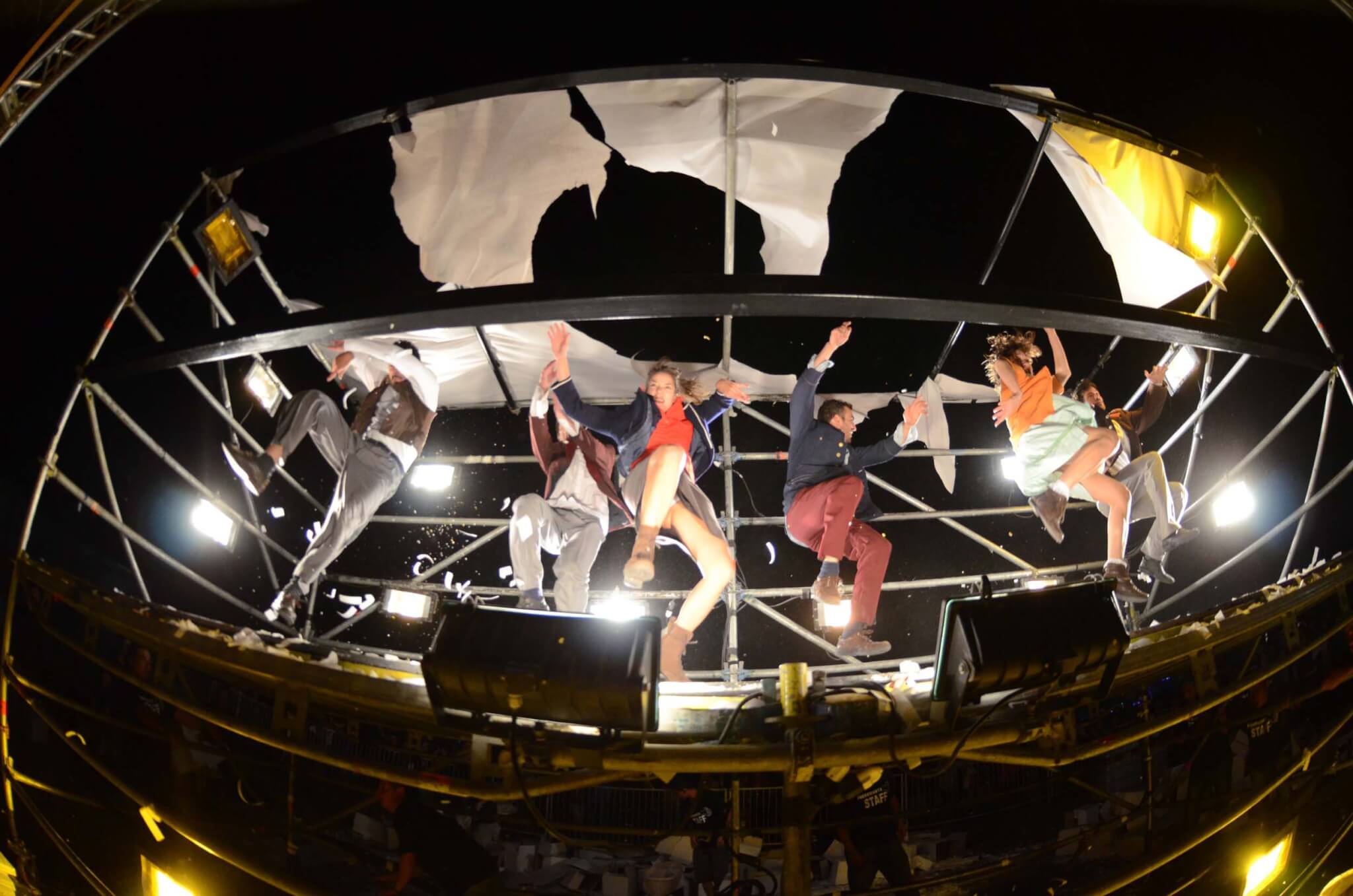 Visioni, suoni, acrobrazie in 3D: questo è Fuerza Bruta - GALLERY