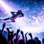 Visioni, suoni, acrobrazie in 3D: questo è Fuerza Bruta - GALLERY - Thumbnail