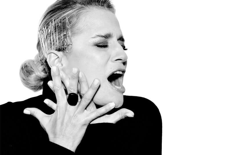 Heather Parisi: “Diffidate sempre da quelle che si spacciano per icone gay!”