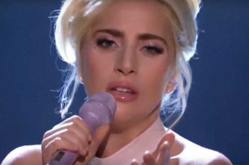 Lady Gaga canta per la famiglia reale inglese!