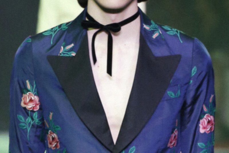 Moda uomo: sotto la giacca niente!