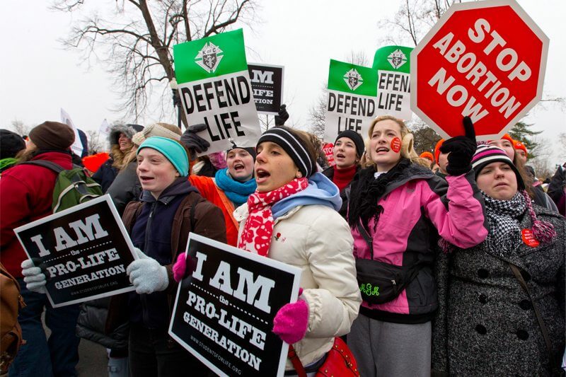 Inizia l’era Trump: l’Ohio pronto a vietare l’aborto dalla sesta settimana anche in caso di stupro