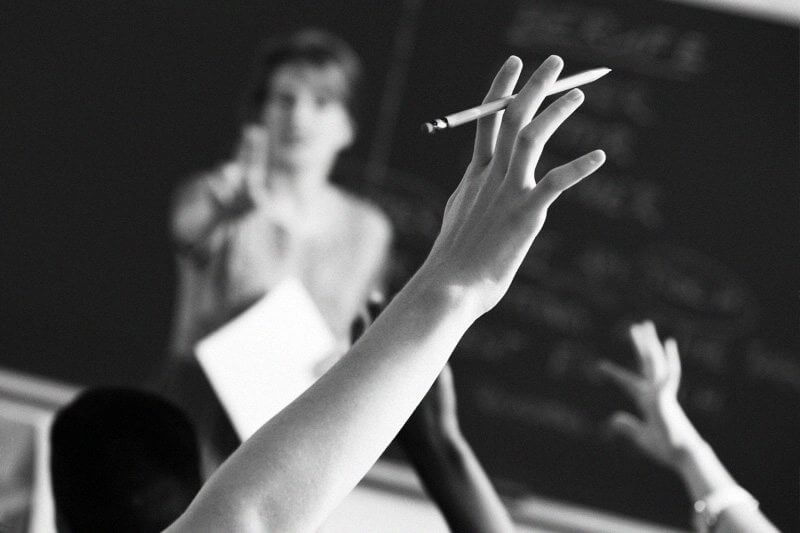 “Omosessualità è contronatura”, insegnante sotto inchiesta e materiale didattico sequestrato