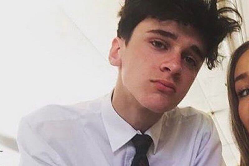 UK: 16 anni, lasciato dal suo primo ragazzo si impicca