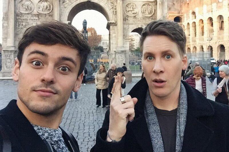Tom Daley e il suo fidanzato a Roma sono la cosa più dolce del mondo