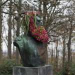Questo artista belga dona nuova vita alle statue grazie ai fiori - Thumbnail