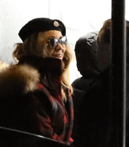 Mariah Carey in abito da sera e occhiali scuri al rivenditore di marjiuana la Vigilia di Natale