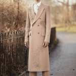 Alexander McQueen: nuova collezione dandy punk ispirata a Oscar Wilde - Thumbnail