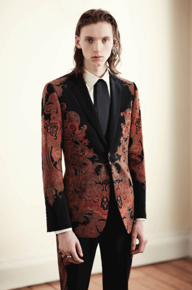 Alexander McQueen: nuova collezione dandy punk ispirata a Oscar Wilde