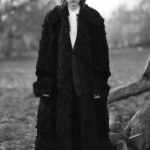 Alexander McQueen: nuova collezione dandy punk ispirata a Oscar Wilde - Thumbnail