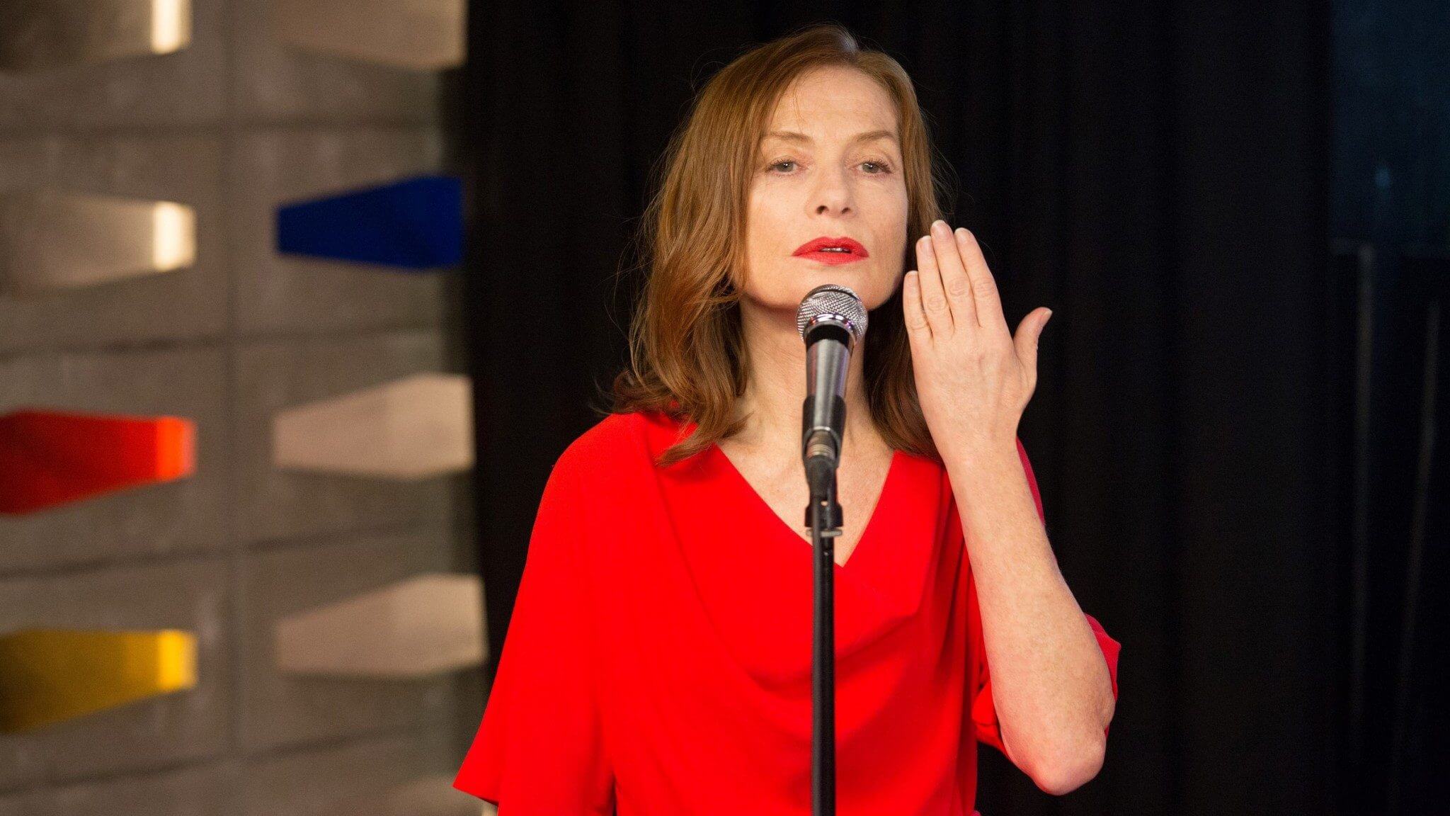 Souvenir: la divina Isabelle Huppert in un’aggraziata commedia musicale ‘post-camp’ - Souvenir 3 - Gay.it