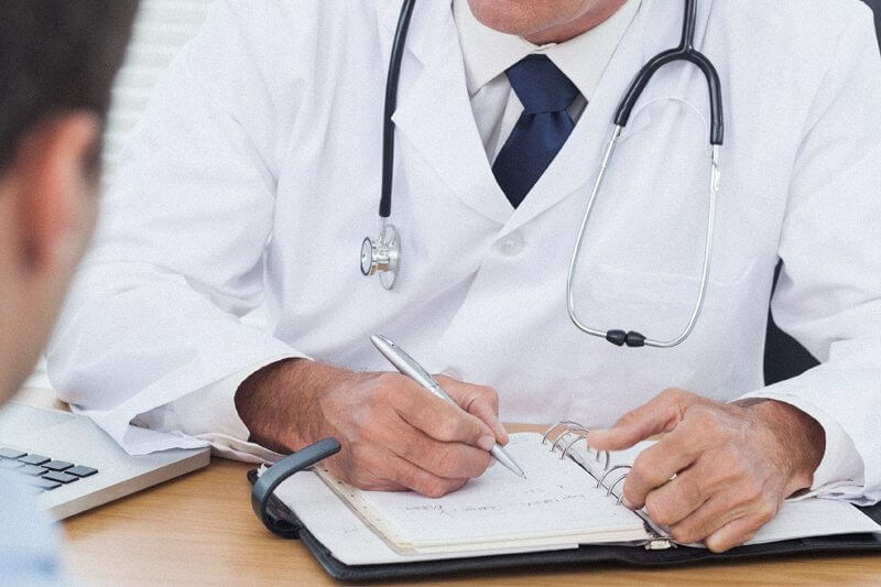 Ferrara: il vademecum medico contro l’omofobia indigna i cattolici
