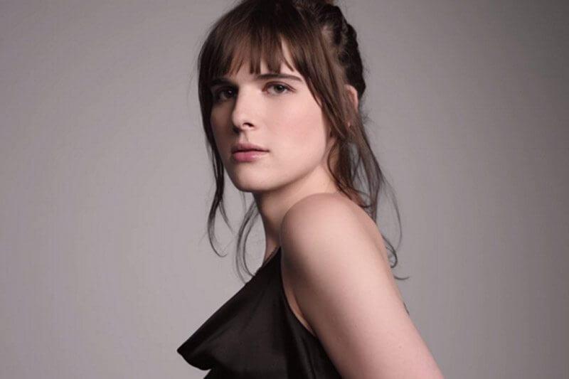 Hari Nef è la prima modella transgender in uno spot L’Oréal