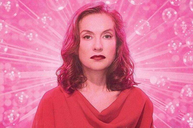 Souvenir: la divina Isabelle Huppert in un’aggraziata commedia musicale ‘post-camp’