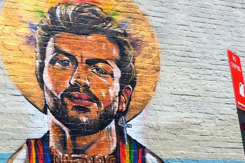 George Michael santo, con popper e canna: il ritratto street art creato a Sidney