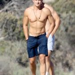 Orlando Bloom compie 40 anni: le foto più sexy del poliedrico attore - Thumbnail
