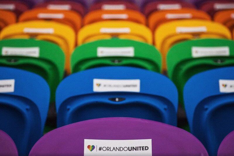 Il bellissimo omaggio alle vittime della strage di Orlando della squadra di calcio cittadina