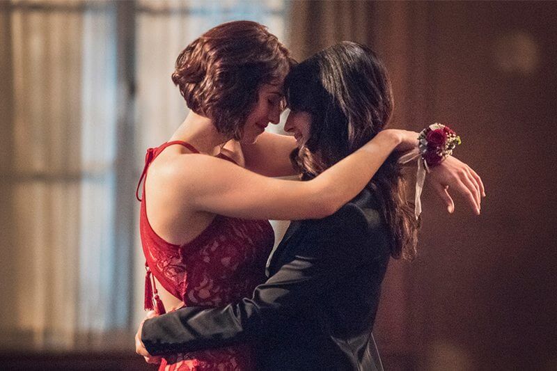 Supergirl: genitore preoccupato dei personaggi lesbo, l’epica risposta della rete