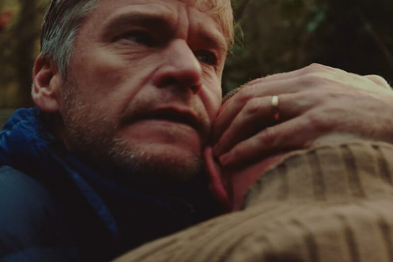 L’Alzheimer in una coppia gay: il toccante video della cantautrice Nell Bryden