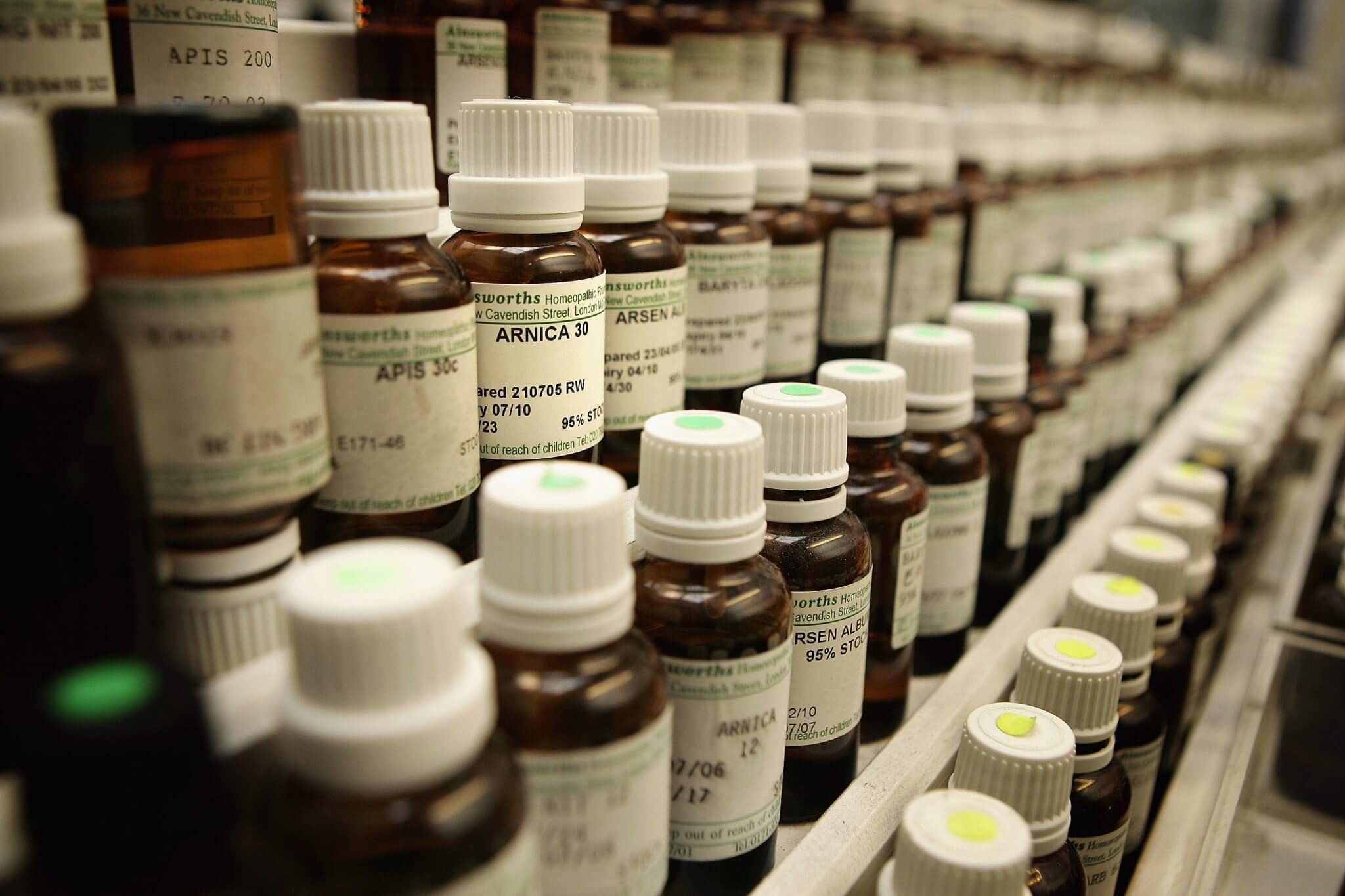 Parafarmacia vende online prodotto per curare le tendenze lesbiche