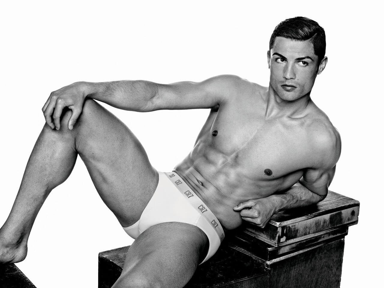 Cristiano Ronaldo nella nuova campagna pubblicitaria della sua linea di intimo