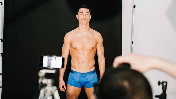 Cristiano Ronaldo nella nuova campagna pubblicitaria della sua linea di intimo