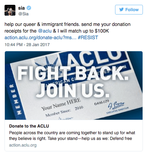 Sia risponde a Trump donando 100.000 dollari per gli immigrati LGBT - Schermata 2017 02 01 alle 19.58.14 - Gay.it