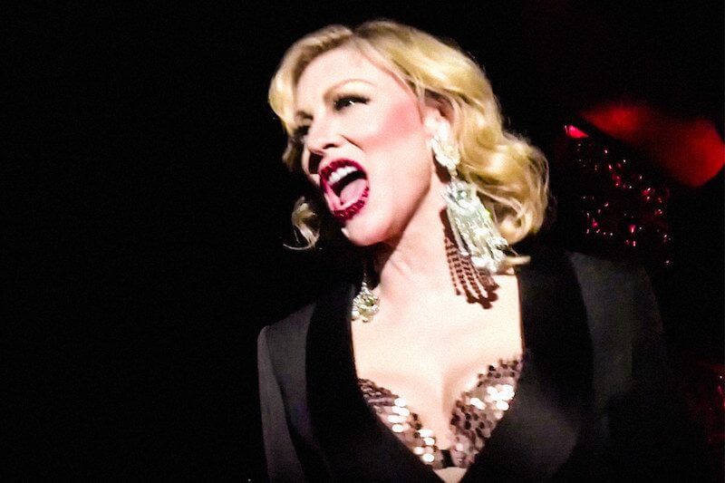 Cate Blanchett versione Drag Queen allo Stone Wall Inn di New York