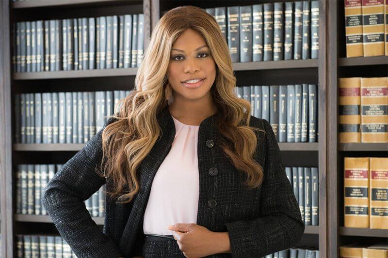 La critica americana elogia l’avvocato transgender Laverne Cox nella nuova serie Doubt