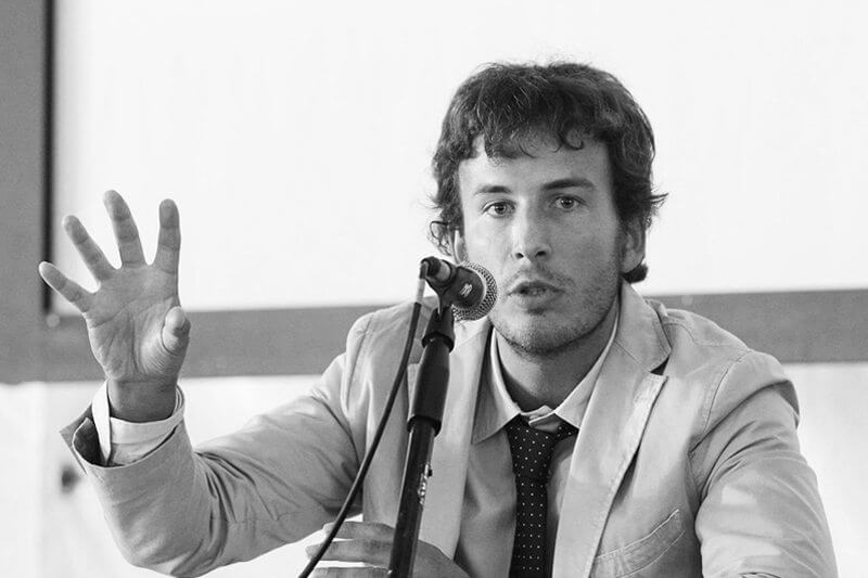La filosofia e il disprezzo: Diego Fusaro e la questione transgender