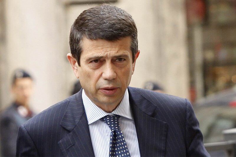 Scene lesbo nei Bastardi di Pizzofalcone, Maurizio Lupi insorge: “Basta con la propaganda omosessuale”