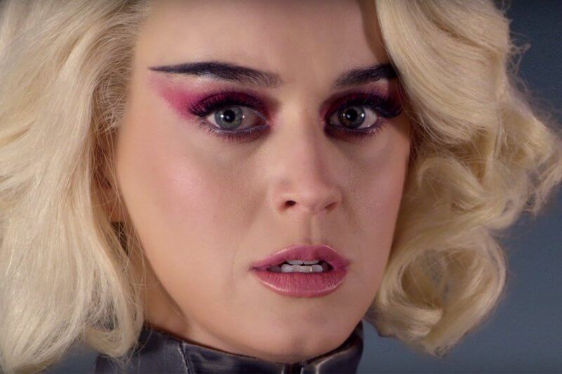 Katy Perry: pirotecnico e super pop, è arrivato il video ufficiale di Chained To The Rhythm