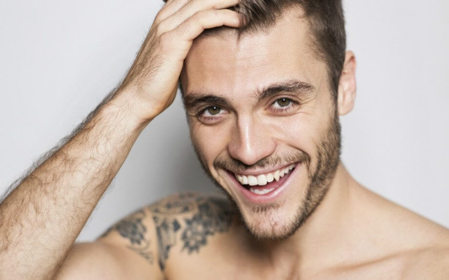 Psicodramma capelli: come combatterne la caduta - 1450825583 capelli uomo copertina - Gay.it