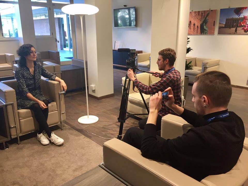 Omofobia, razzismo, misoginia: questi ragazzi di Torino e Londra hanno creato il progetto INTER(sectional)VIEWS - 17274431 1848000648804069 1834306104 n - Gay.it