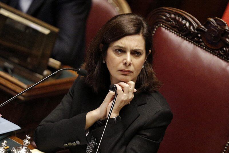 Laura Boldrini nega il patrocinio al convegno contro la maternità surrogata