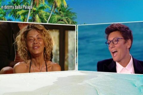 Isola dei Famosi, dichiarazioni d'amore in diretta tv per Eva ed Imma - isola 2 - Gay.it