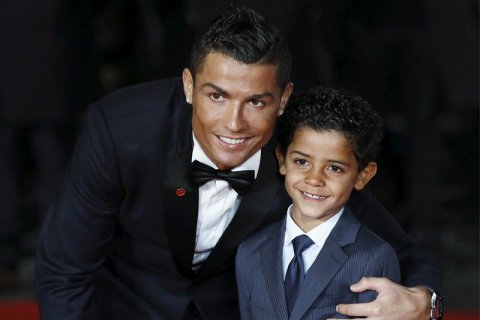 Cristiano Ronaldo: in arrivo due gemelli da mamma surrogata - ronaldo - Gay.it