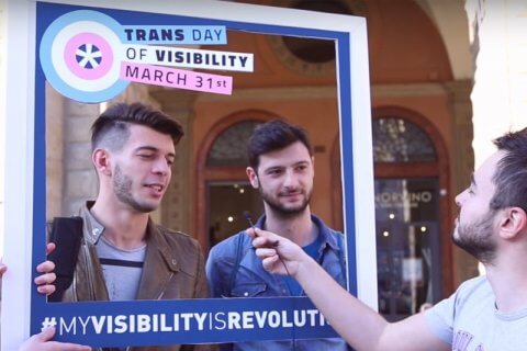 Cosa pensano gli italiani delle persone trans? Il video in occasione del Transgender Day of Visibility - transgender - Gay.it