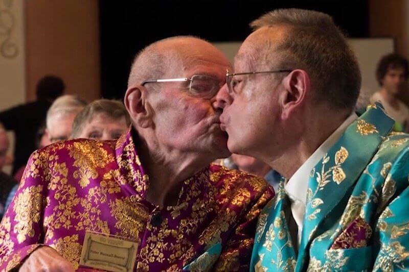 Coppia di anziani gay al governo australiano: 'fateci sposare prima che sia troppo tardi' - video - Scaled Image - Gay.it
