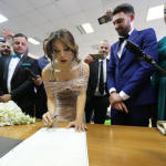 Alessia e Michele si sono sposati: le immagini della prima sposa transessuale in Italia - Thumbnail