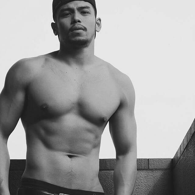 Questo account Instagram dimostra che gli asiatici possono essere molto sexy