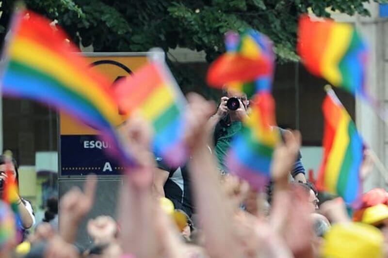 Millennials, il 20% si identifica come LGBTQ